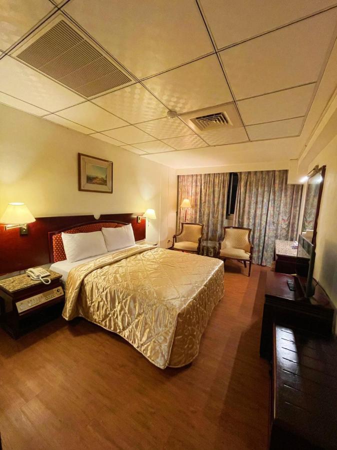 Family Hotel - Linsen Tainan Extérieur photo