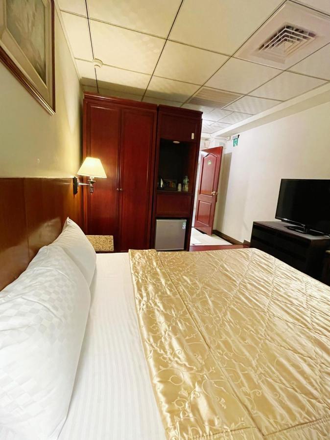 Family Hotel - Linsen Tainan Extérieur photo
