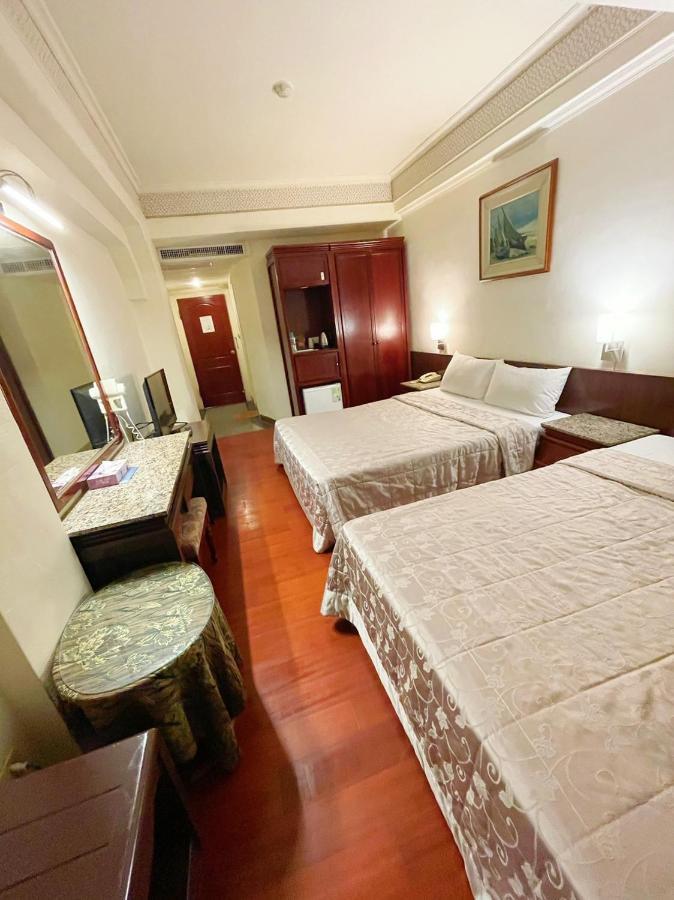 Family Hotel - Linsen Tainan Extérieur photo