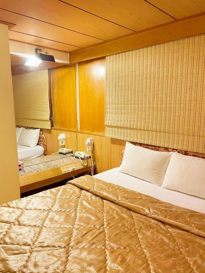 Family Hotel - Linsen Tainan Extérieur photo