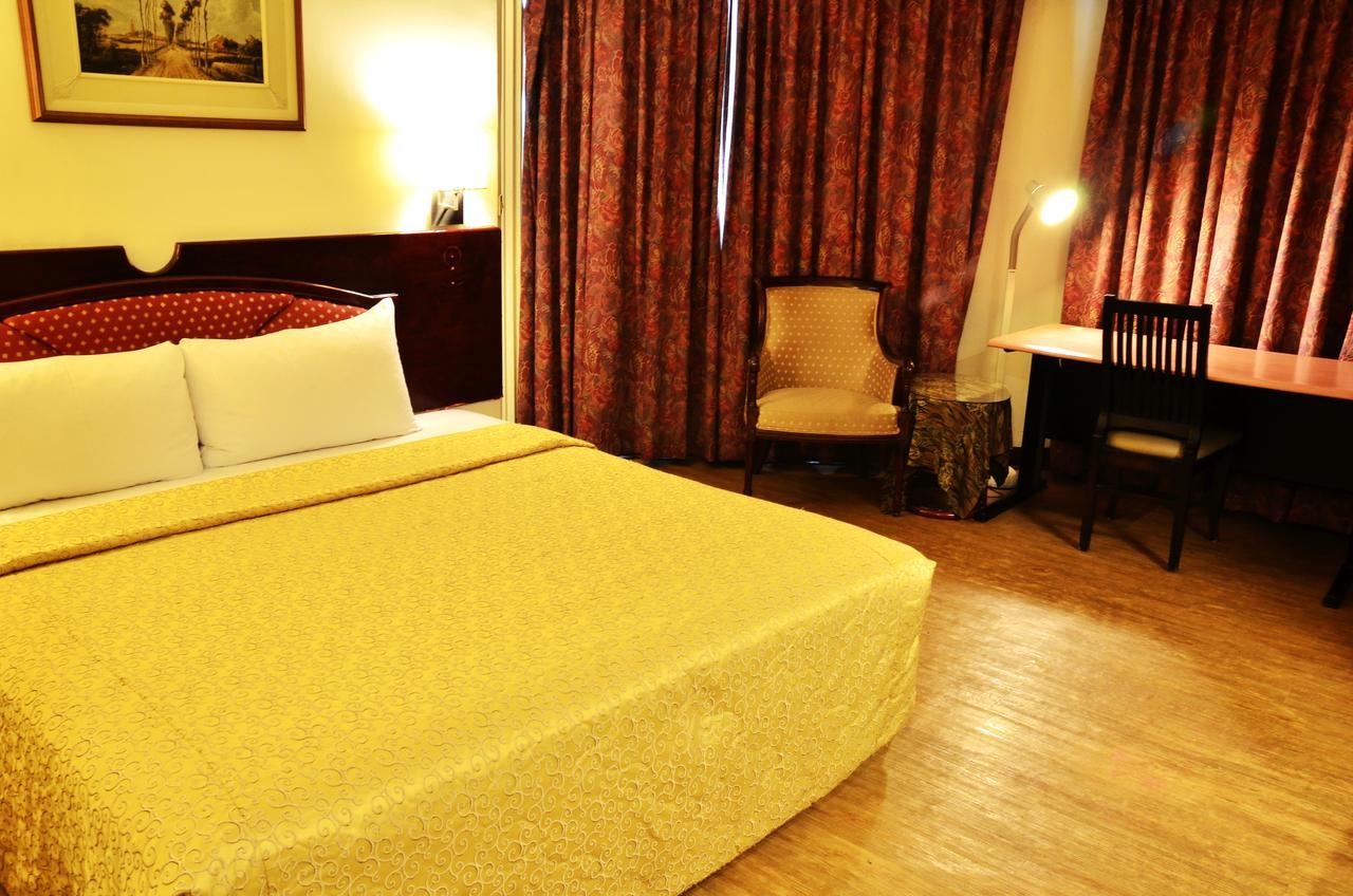 Family Hotel - Linsen Tainan Extérieur photo