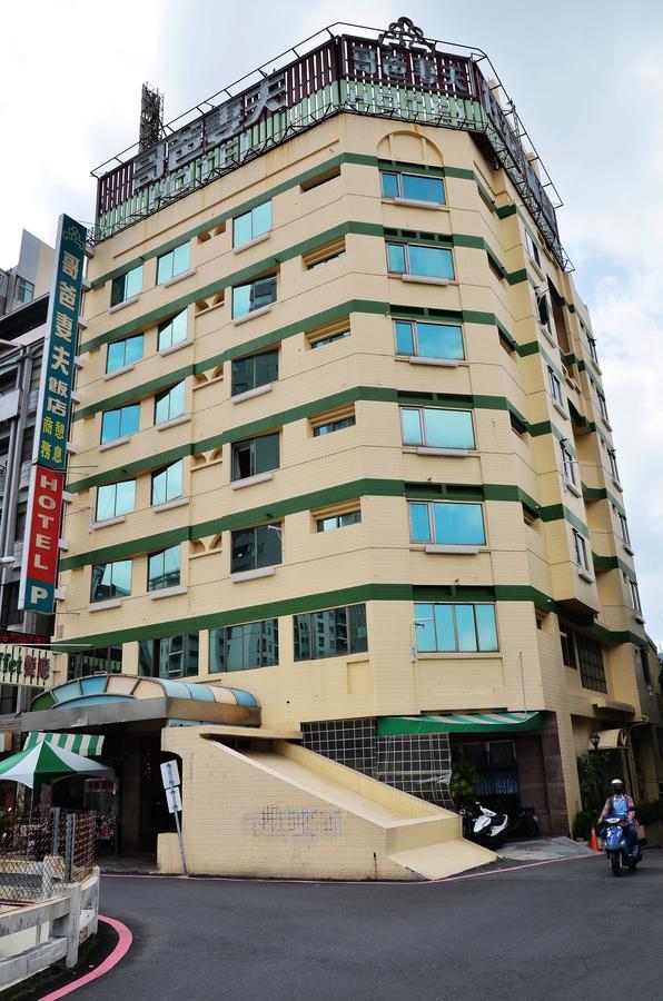 Family Hotel - Linsen Tainan Extérieur photo
