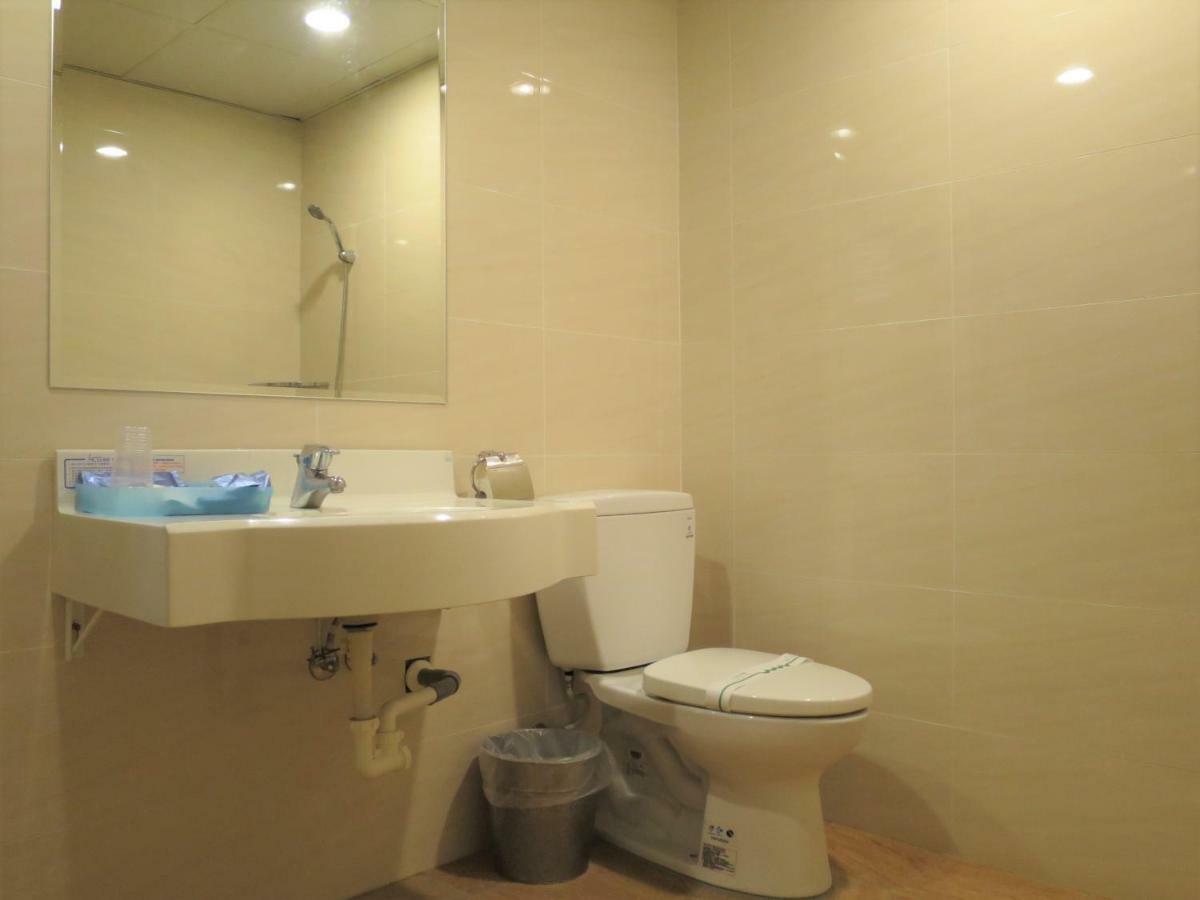 Family Hotel - Linsen Tainan Extérieur photo